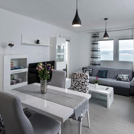 Apartments Mikas Stanici Luaran gambar
